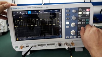 Цифровой осциллограф Rohde Schwarz RTB2002